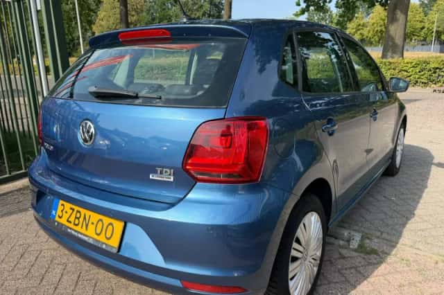 Volkswagen Polo (2014) thumbnail 3