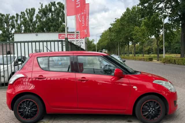Suzuki Swift (2012) thumbnail 5