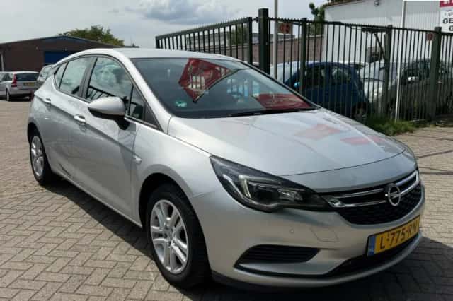 Opel Astra (2019) thumbnail 1