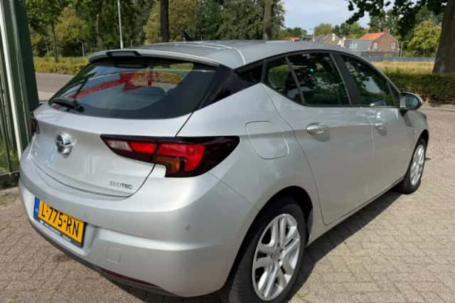 Opel Astra (2019) thumbnail 4