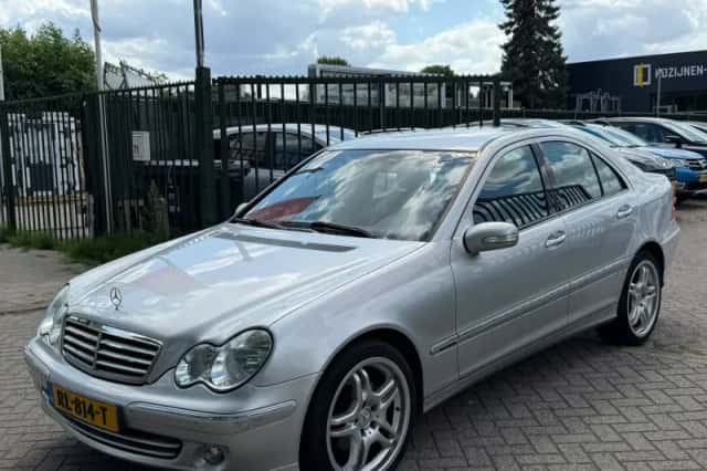 Mercedes-Benz C-Klasse (2005) thumbnail 2