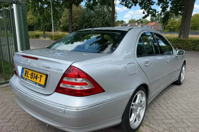 Mercedes-Benz C-Klasse (2005) thumbnail 3