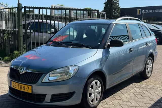 Škoda Fabia (2012) thumbnail 2