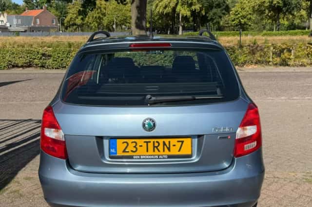 Škoda Fabia (2012) thumbnail 5