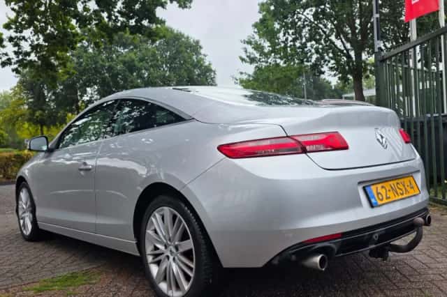 Renault Laguna (2009) thumbnail 3