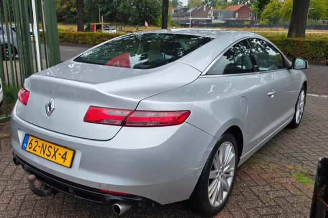 Renault Laguna (2009) thumbnail 4