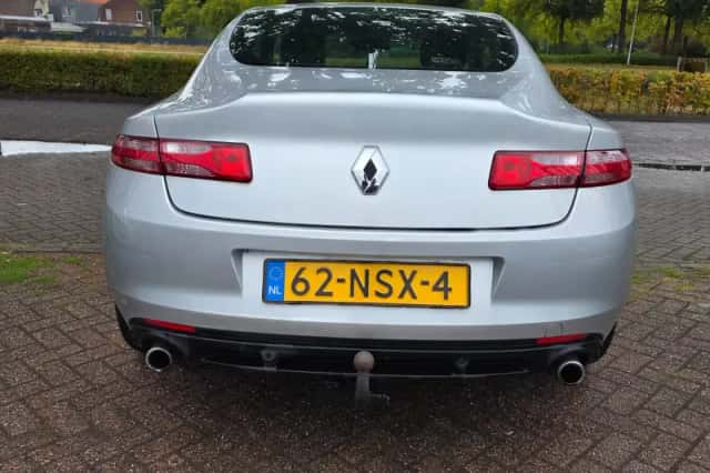 Renault Laguna (2009) thumbnail 5