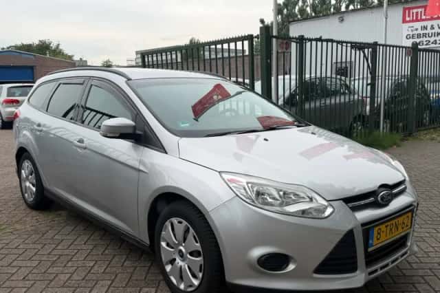 Ford Focus (2012) thumbnail 1