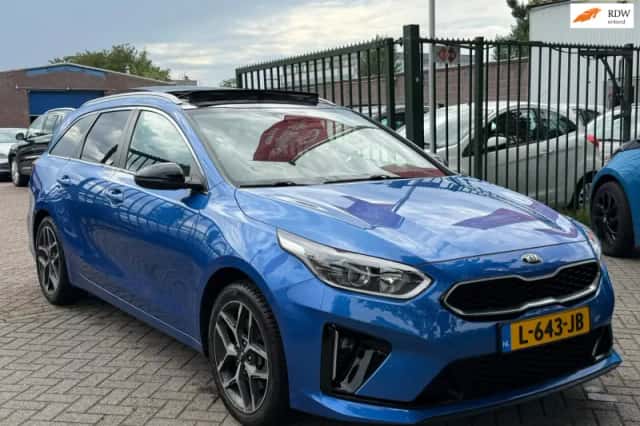 Kia Ceed (2021) thumbnail 1