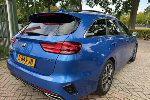 Kia Ceed (2021) thumbnail 4