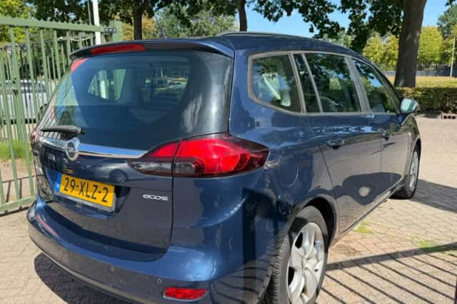 Opel Zafira (2012) thumbnail 3