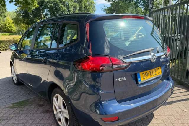 Opel Zafira (2012) thumbnail 4