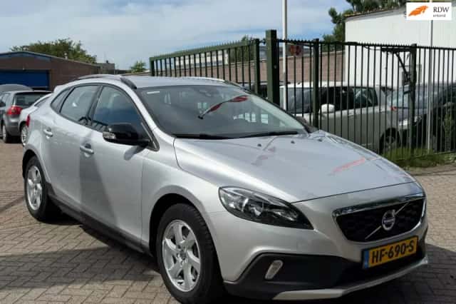 Volvo V40 Cross Country (2015) thumbnail 1