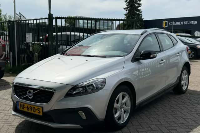 Volvo V40 Cross Country (2015) thumbnail 2