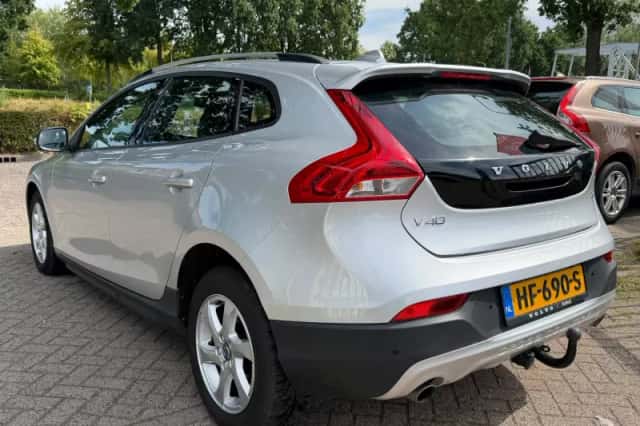 Volvo V40 Cross Country (2015) thumbnail 4