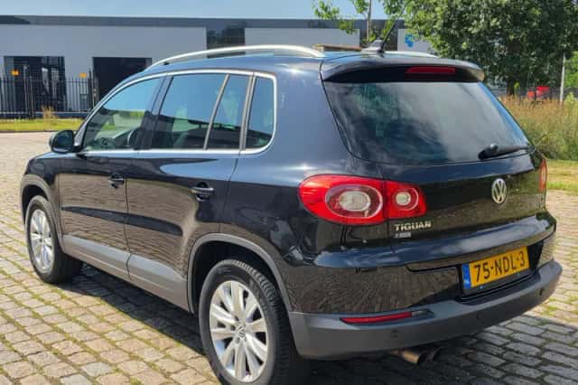 Volkswagen Tiguan (2010) thumbnail 4