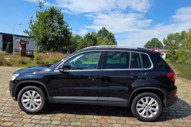 Volkswagen Tiguan (2010) thumbnail 5