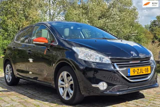 Peugeot 208 (2015) thumbnail 1