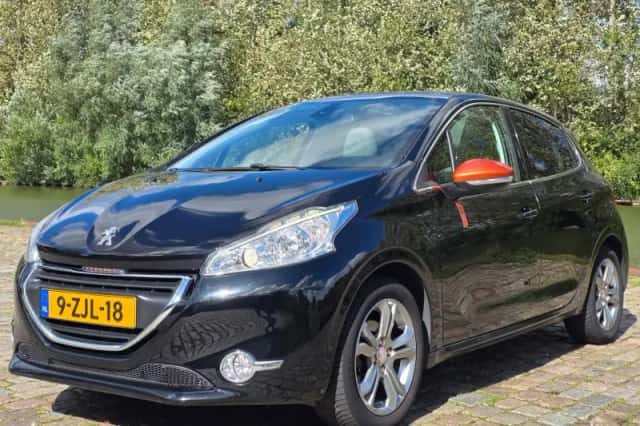 Peugeot 208 (2015) thumbnail 2