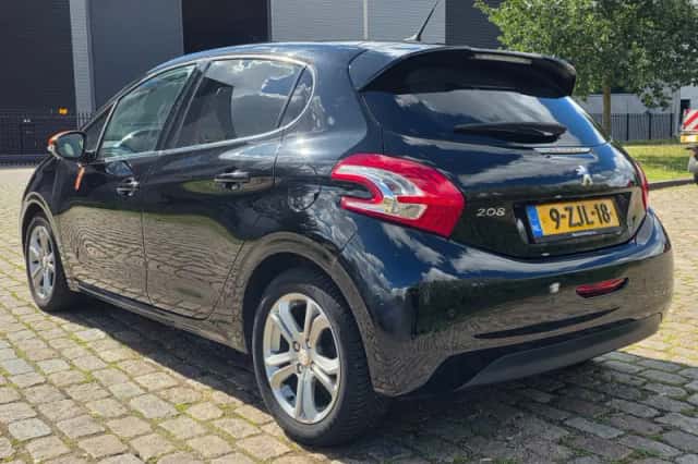 Peugeot 208 (2015) thumbnail 3