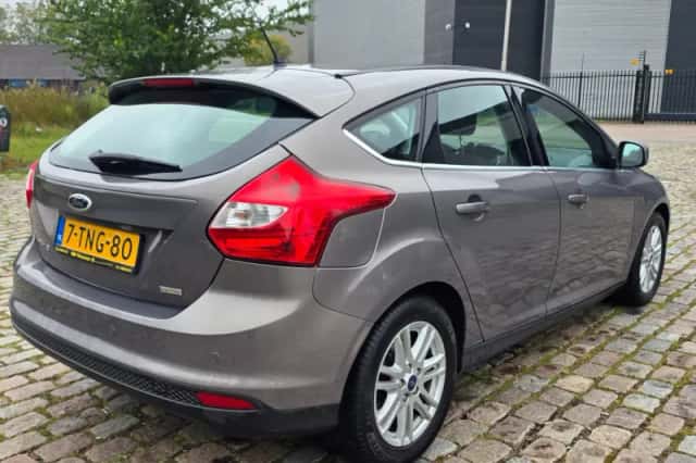 Ford Focus (2014) thumbnail 4