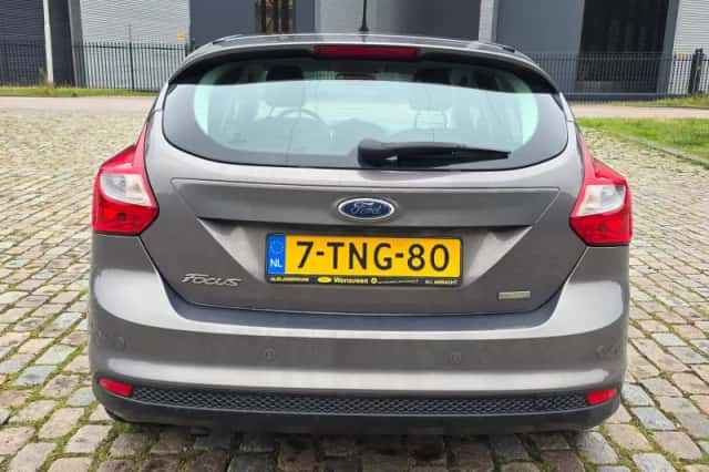 Ford Focus (2014) thumbnail 5