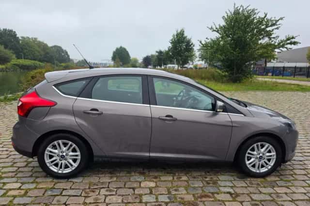 Ford Focus (2014) thumbnail 6