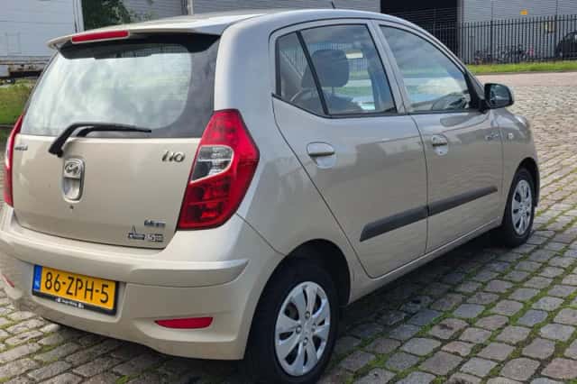 Hyundai i10 (2013) thumbnail 3