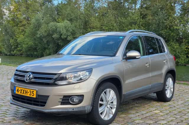 Volkswagen Tiguan (2013) thumbnail 2