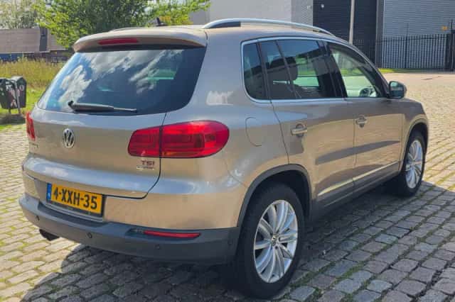 Volkswagen Tiguan (2013) thumbnail 3