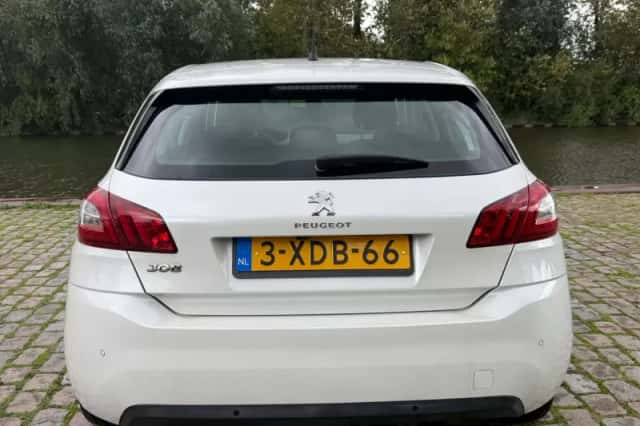 Peugeot 308 (2014) thumbnail 5