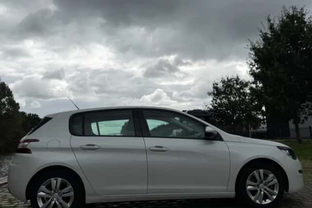 Peugeot 308 (2014) thumbnail 6