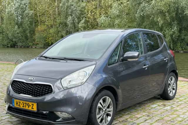 Kia Venga (2016) thumbnail 2