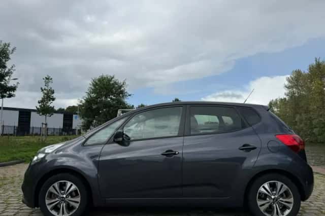 Kia Venga (2016) thumbnail 5