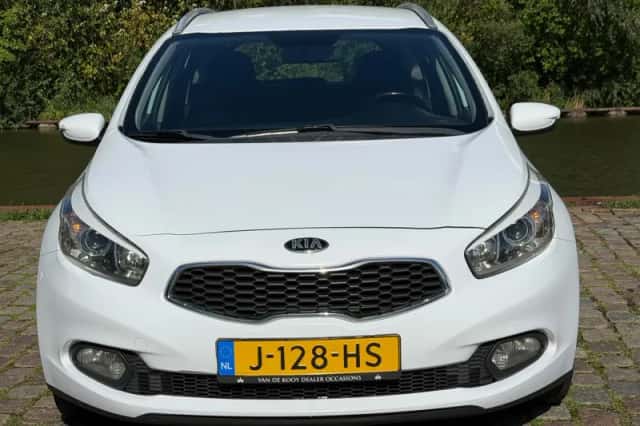 Kia Ceed (2014) thumbnail 6