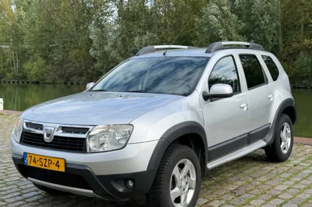 Dacia Duster (2012) thumbnail 2