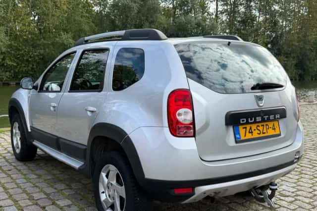Dacia Duster (2012) thumbnail 3