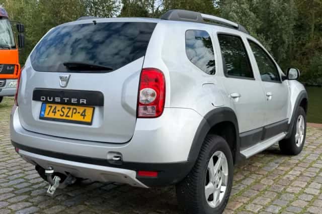 Dacia Duster (2012) thumbnail 4