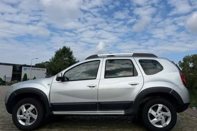 Dacia Duster (2012) thumbnail 6