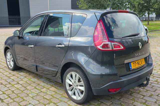 Renault Scénic (2010) thumbnail 3