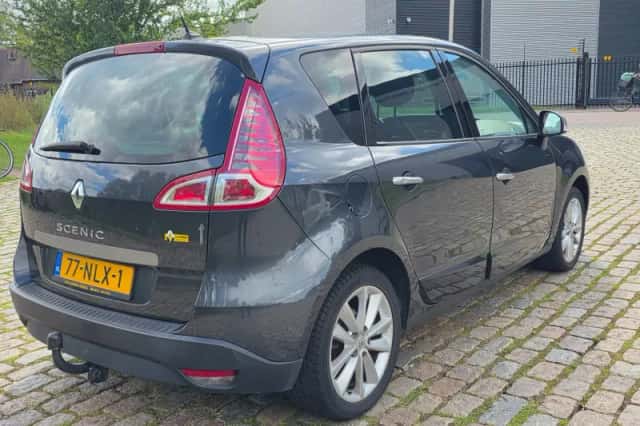 Renault Scénic (2010) thumbnail 4
