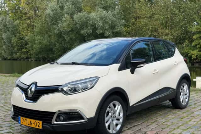 Renault Captur (2014) thumbnail 2