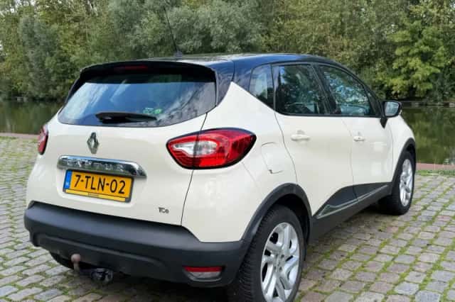 Renault Captur (2014) thumbnail 3