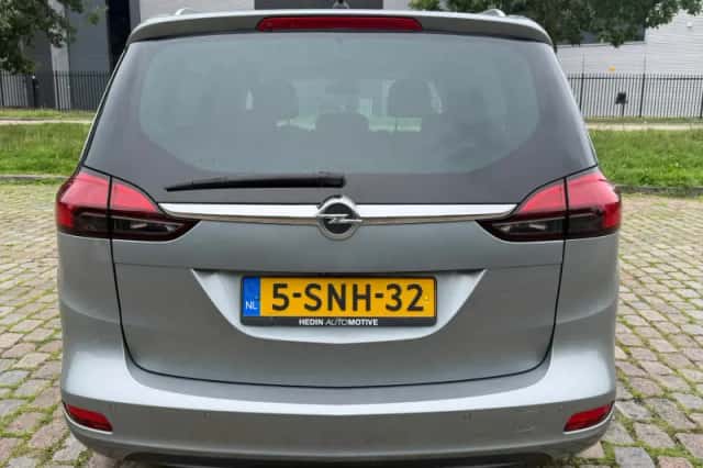 Opel Zafira (2013) thumbnail 6