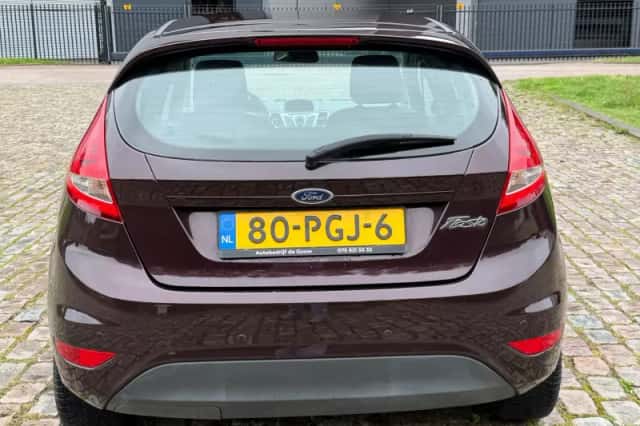 Ford Fiesta (2011) thumbnail 6