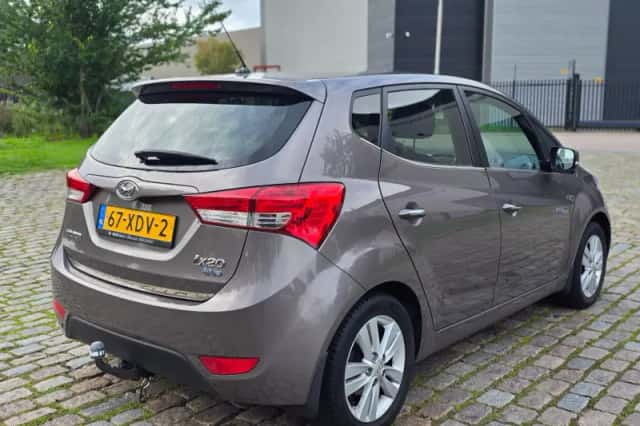 Hyundai ix20 (2012) thumbnail 3