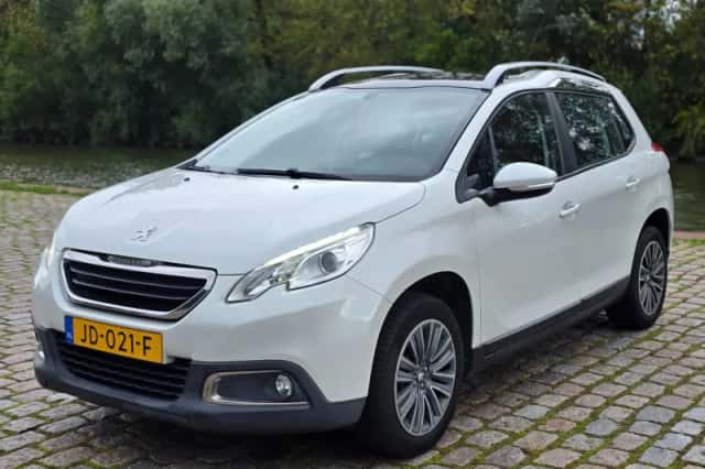 Peugeot 2008 (2016) thumbnail 2