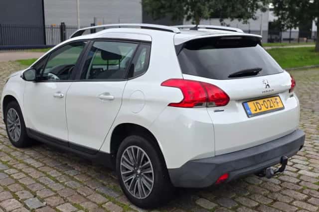 Peugeot 2008 (2016) thumbnail 4