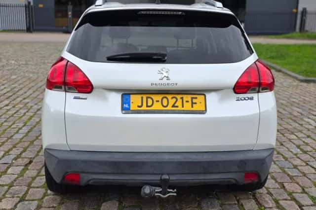 Peugeot 2008 (2016) thumbnail 5