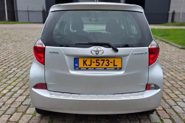Toyota Verso S (2013) thumbnail 6